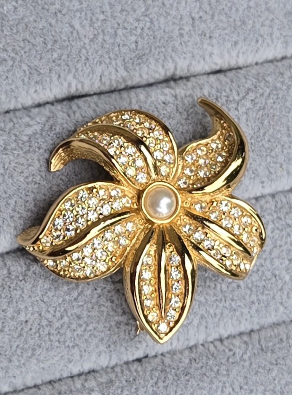 Dior Gold Plated Crystal Flower Brooch with Pearl Center - Picture 7 of 16